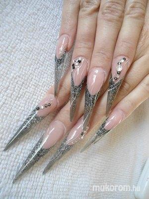 	Nail Art