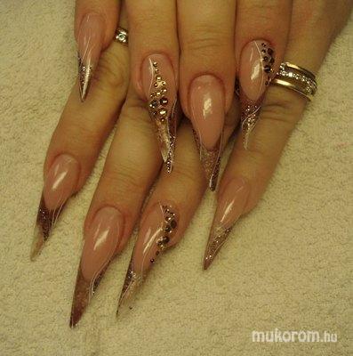 	Nail Art